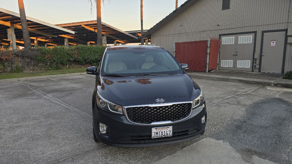 2016 Kia Sedona Image 3
