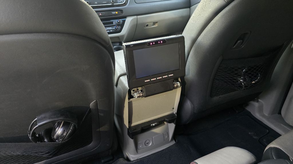 2016 Kia Sedona Image 14