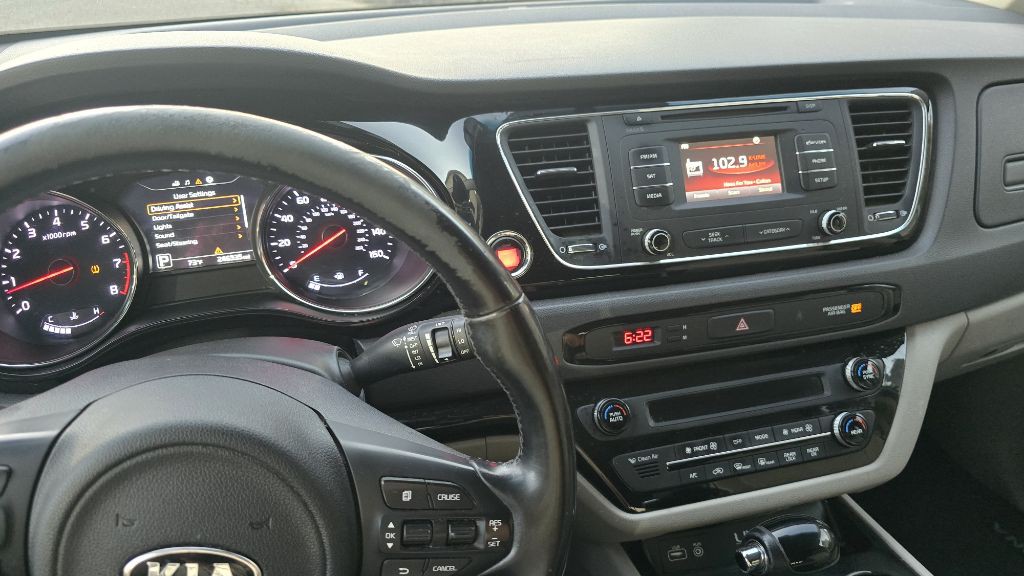 2016 Kia Sedona Image 19