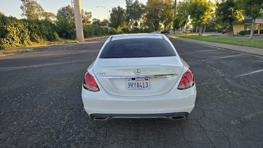 2016 Mercedes-Benz C-Class Image 5