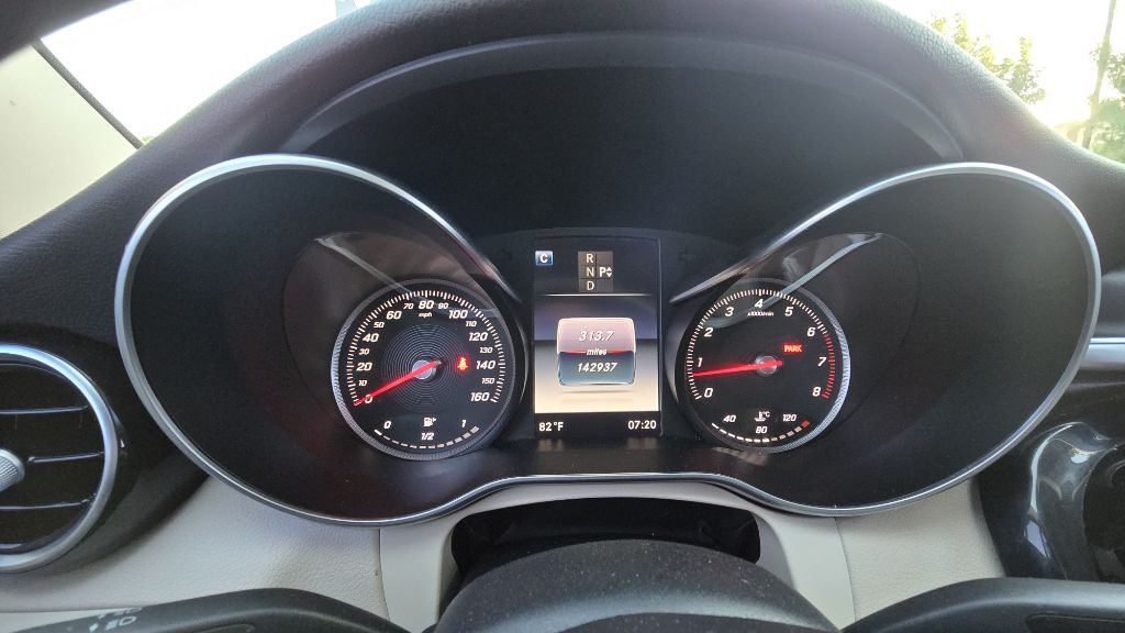 2016 Mercedes-Benz C-Class Image 16