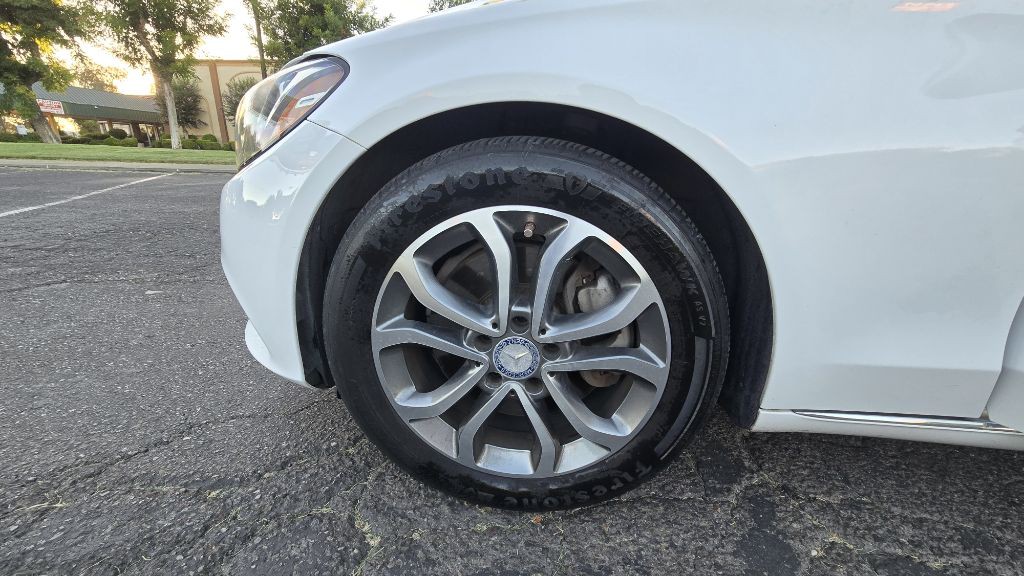 2016 Mercedes-Benz C-Class Image 19