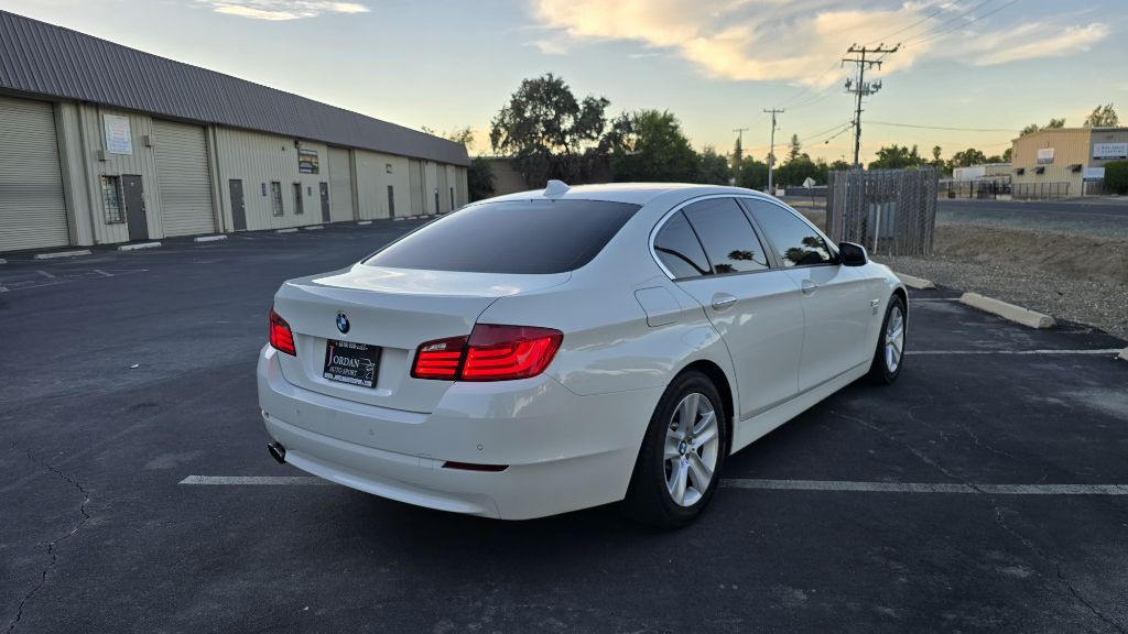 2012 BMW 5 Series Image 2