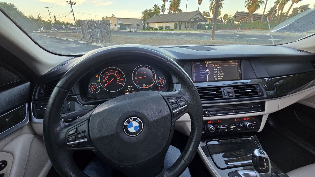 2012 BMW 5 Series Image 17