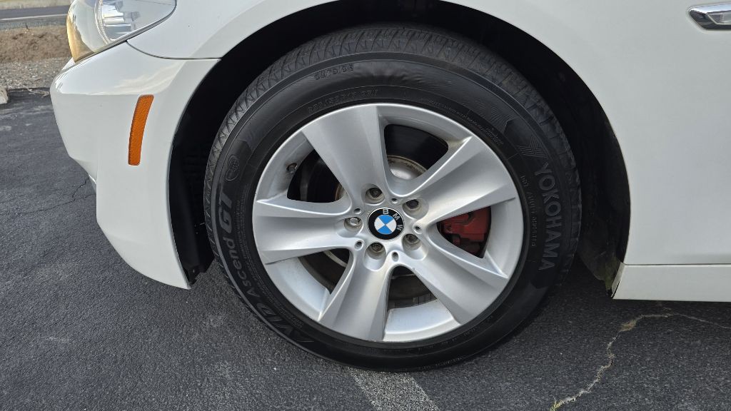 2012 BMW 5 Series Image 21