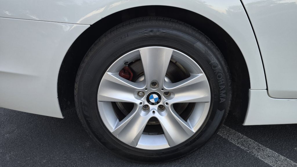 2012 BMW 5 Series Image 22