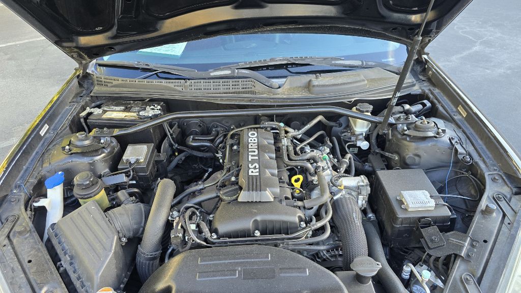2012 Hyundai Genesis Image 16