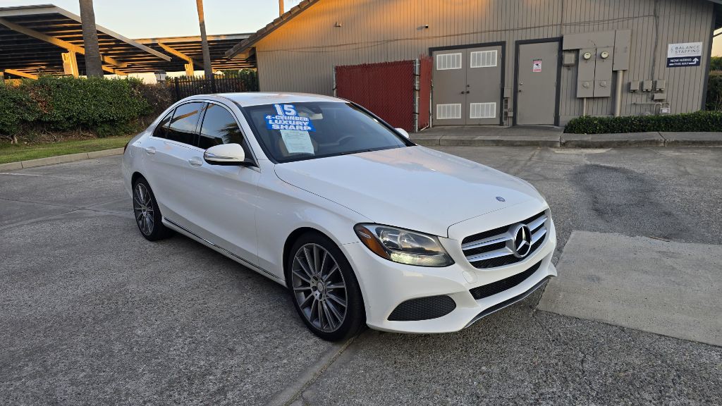 2015 Mercedes-Benz C-Class Image 3