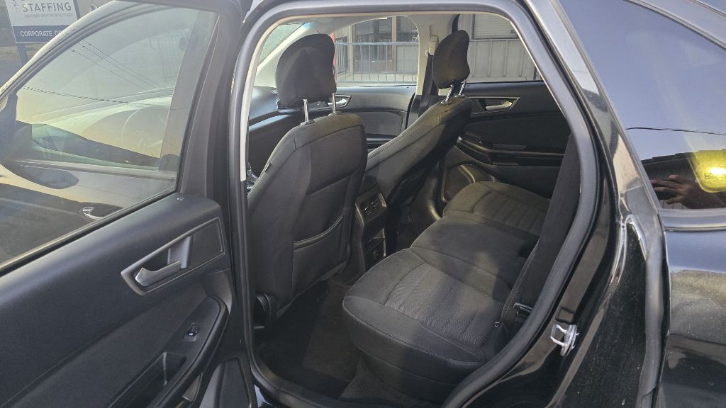 2015 Ford Edge Image 9