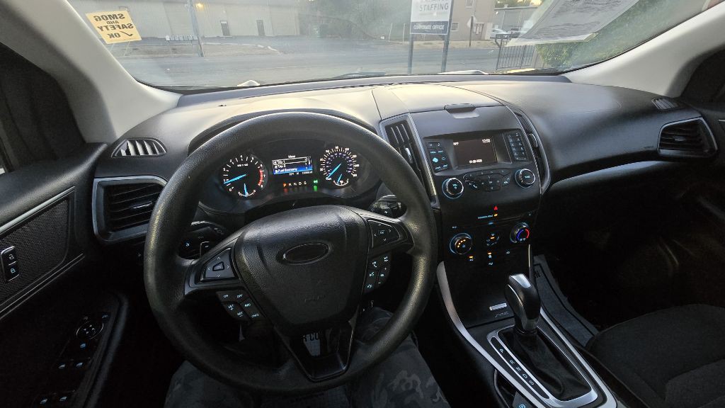 2015 Ford Edge Image 18