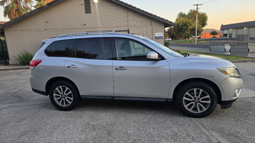 2013 Nissan Pathfinder Image 4