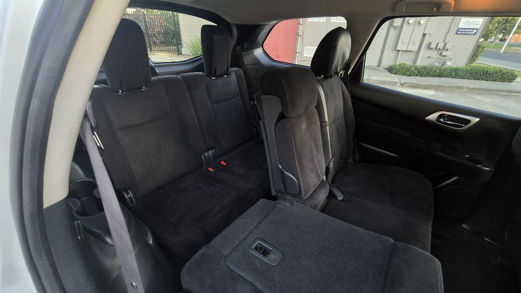 2013 Nissan Pathfinder Image 11