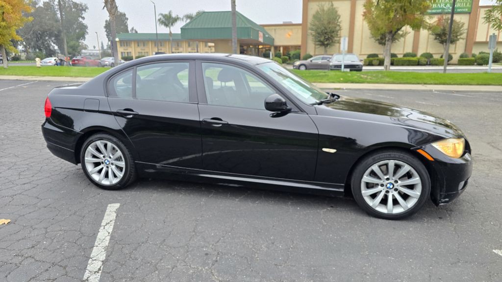 2011 BMW 3 Series Image 5