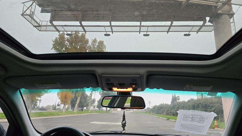 2011 BMW 3 Series Image 10