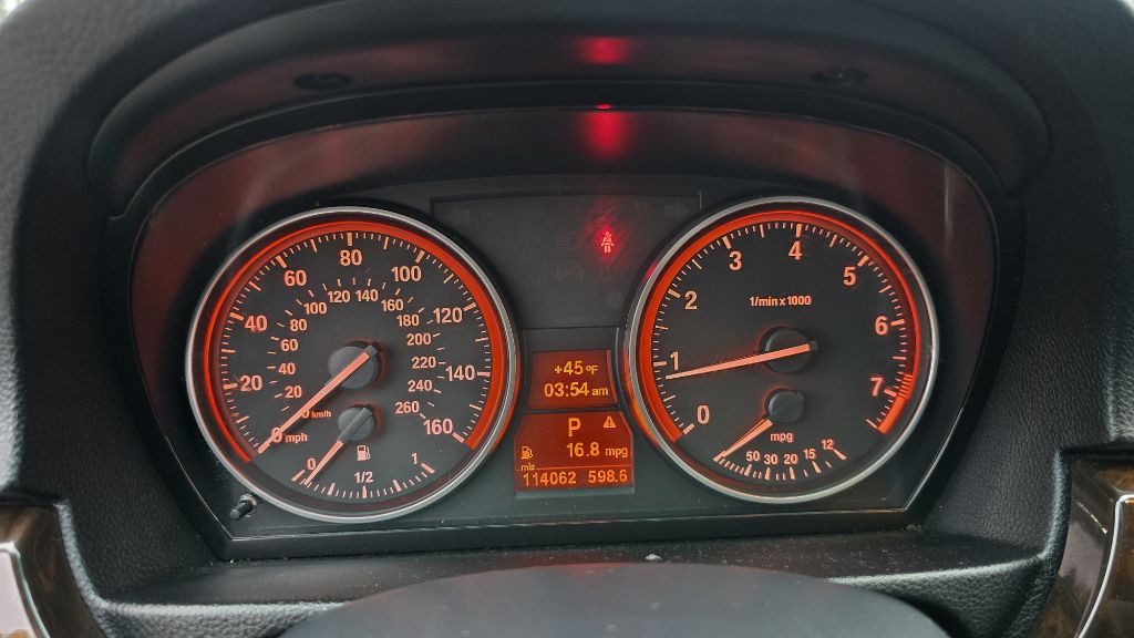 2011 BMW 3 Series Image 15