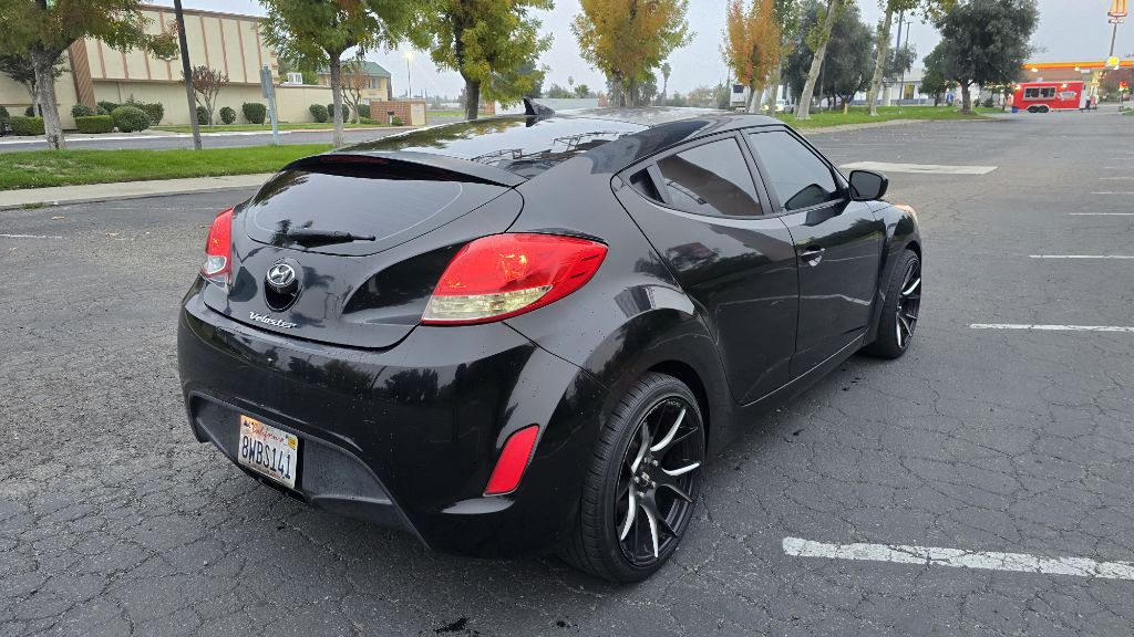 2014 Hyundai Veloster Image 4