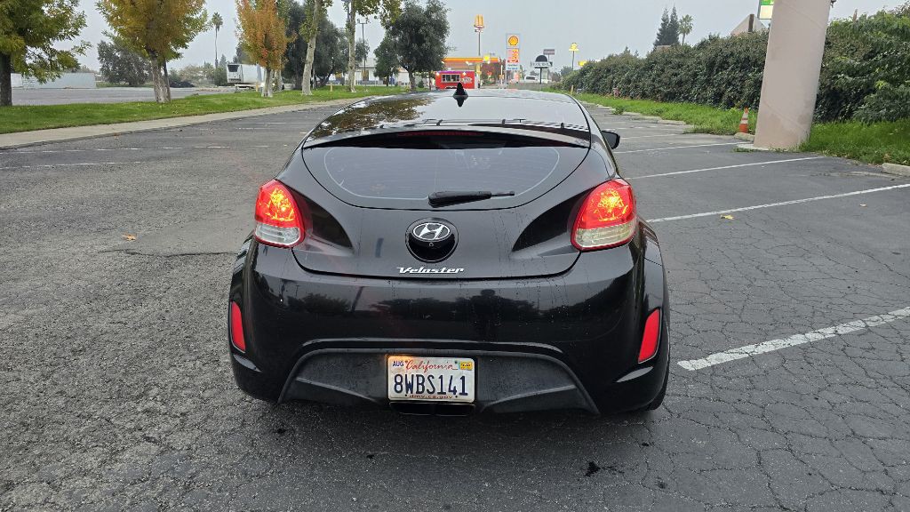 2014 Hyundai Veloster Image 5