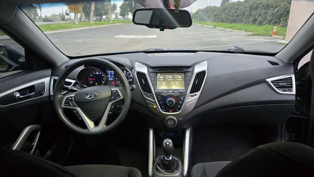 2014 Hyundai Veloster Image 9