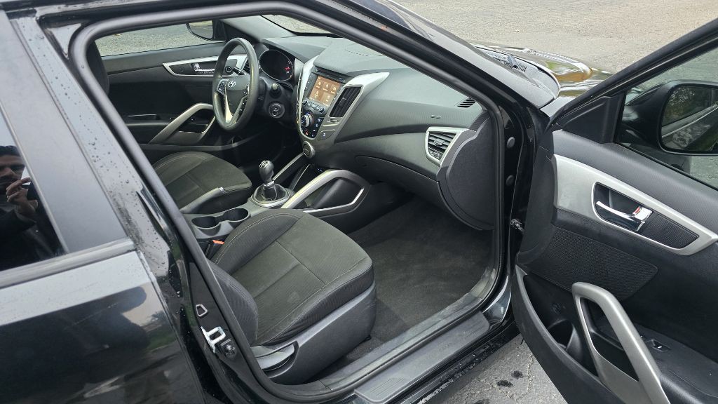 2014 Hyundai Veloster Image 10