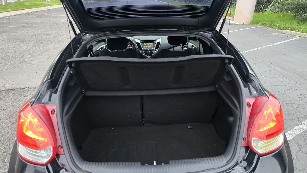 2014 Hyundai Veloster Image 11