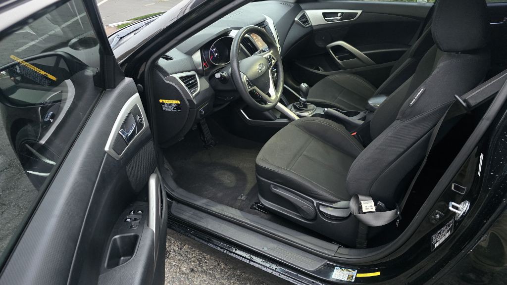 2014 Hyundai Veloster Image 12