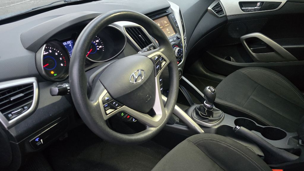 2014 Hyundai Veloster Image 13