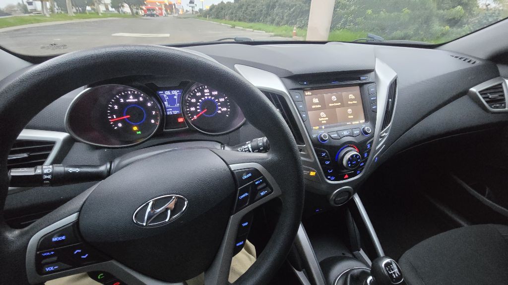 2014 Hyundai Veloster Image 14