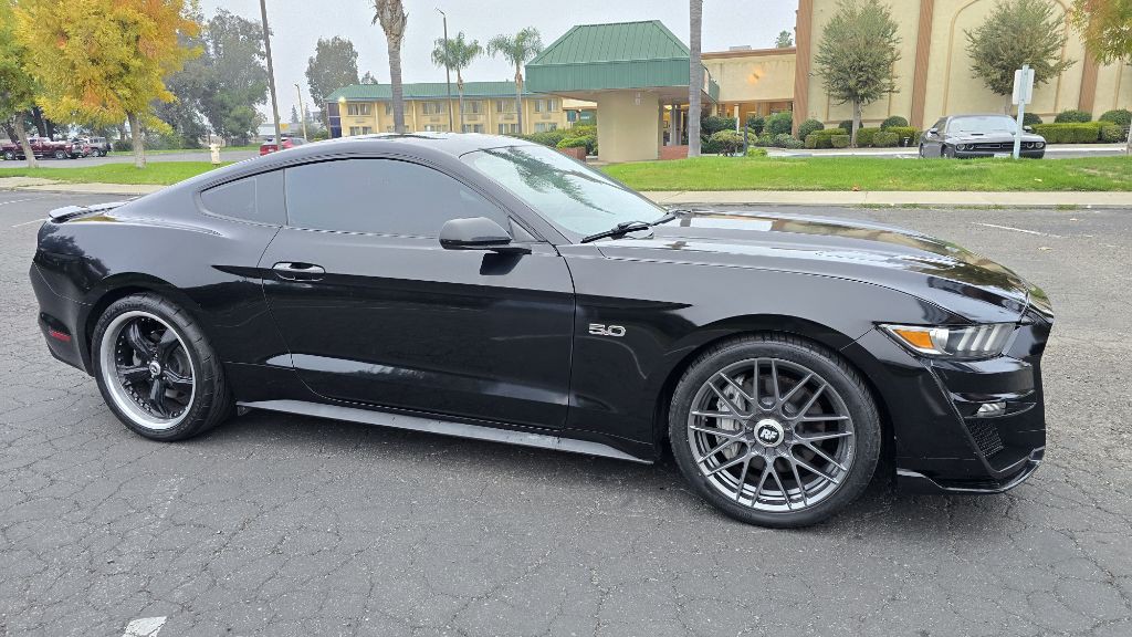 2015 Ford Mustang Image 2