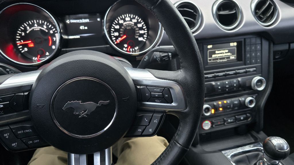 2015 Ford Mustang Image 16