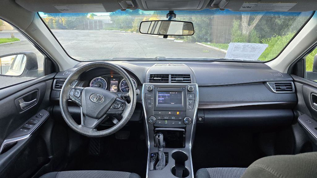 2016 Toyota Camry Image 11