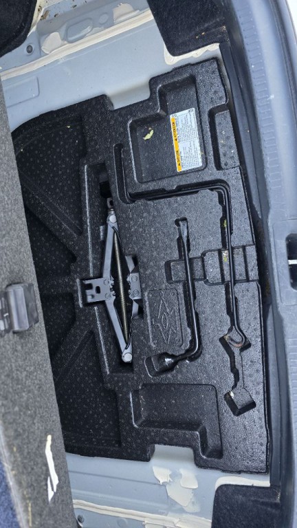 2016 Toyota Camry Image 21