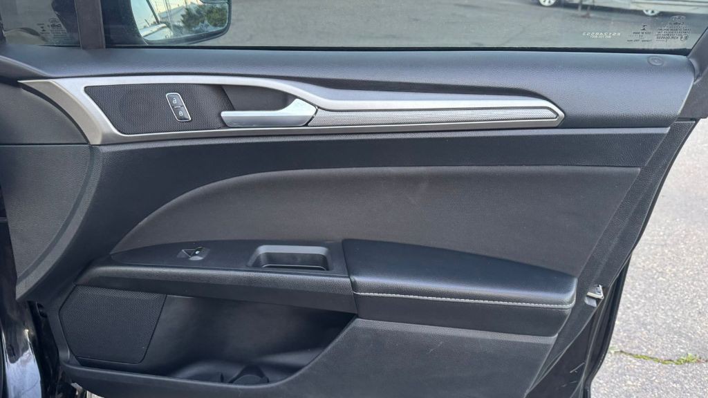 2018 Ford Fusion Image 20