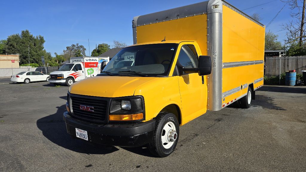 2015 GMC Savana Image 1