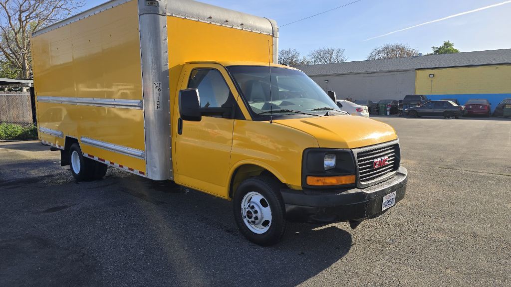 2015 GMC Savana Image 3