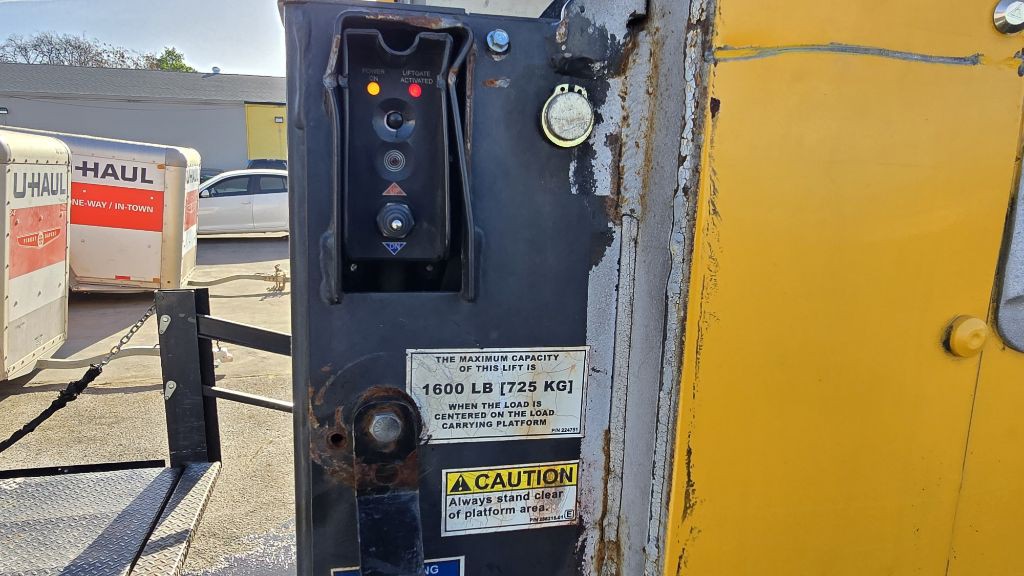 2015 GMC Savana Image 9