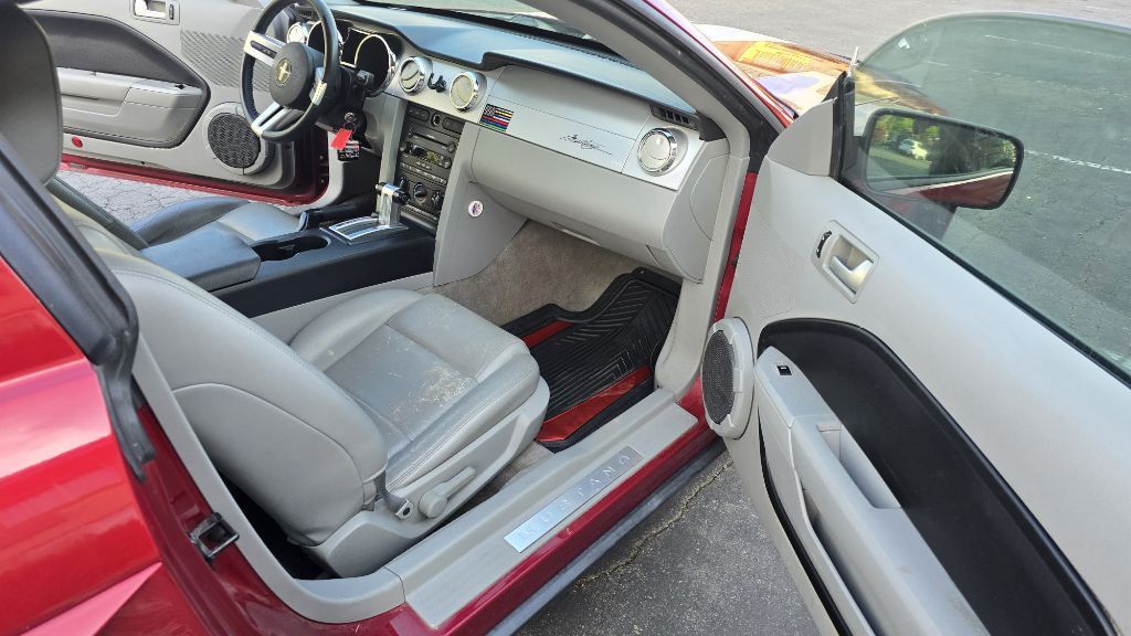 2006 Ford Mustang Image 10
