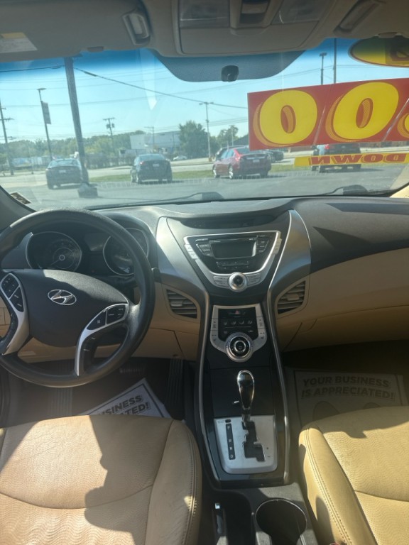 2012 Hyundai Elantra Image 1