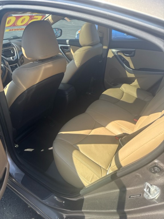 2012 Hyundai Elantra Image 2