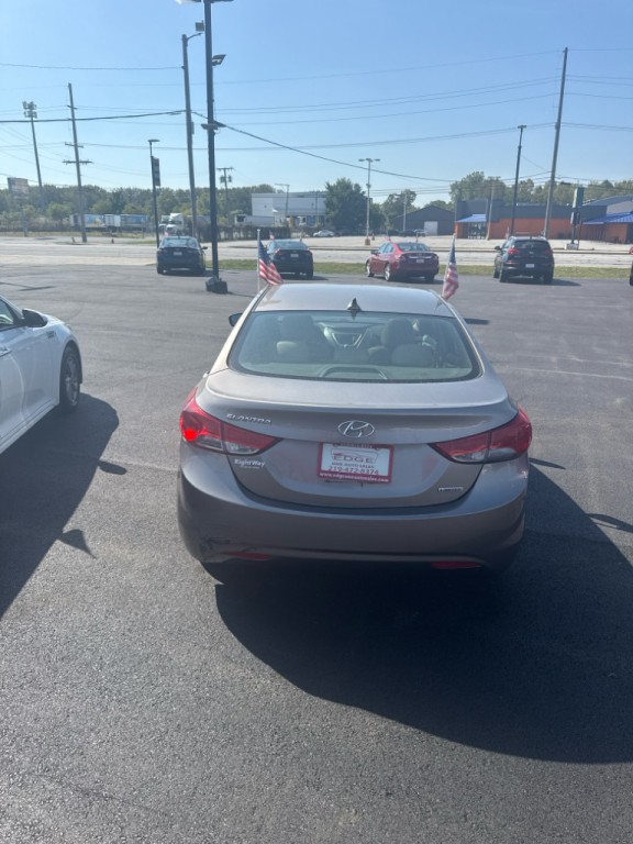 2012 Hyundai Elantra Image 6
