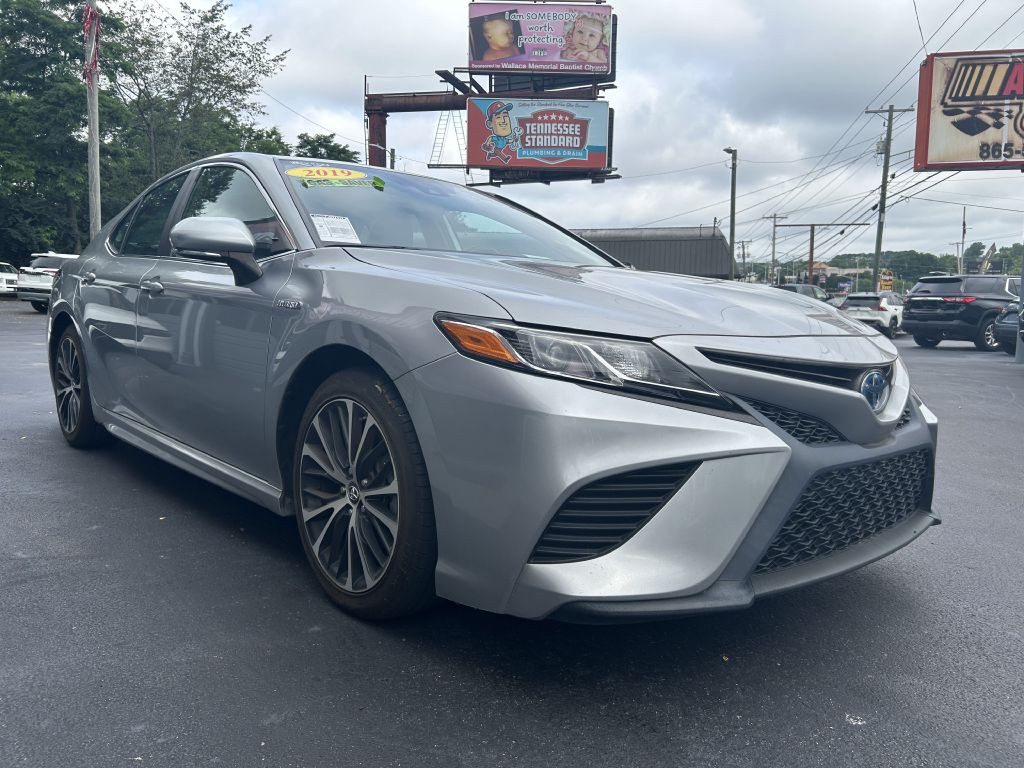 2019 Toyota Camry Image 2