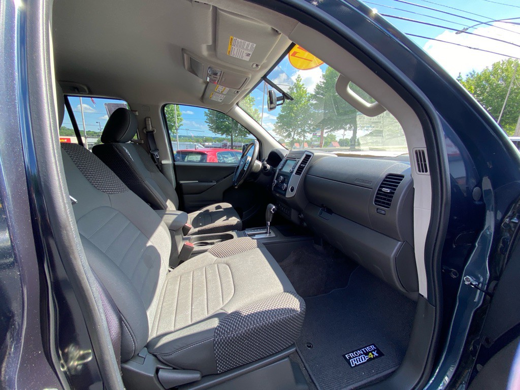 2017 Nissan Frontier Image 9
