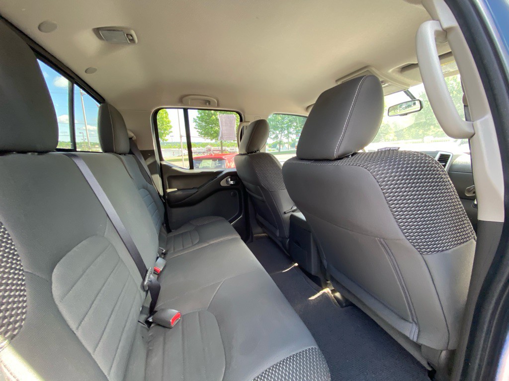2017 Nissan Frontier Image 10