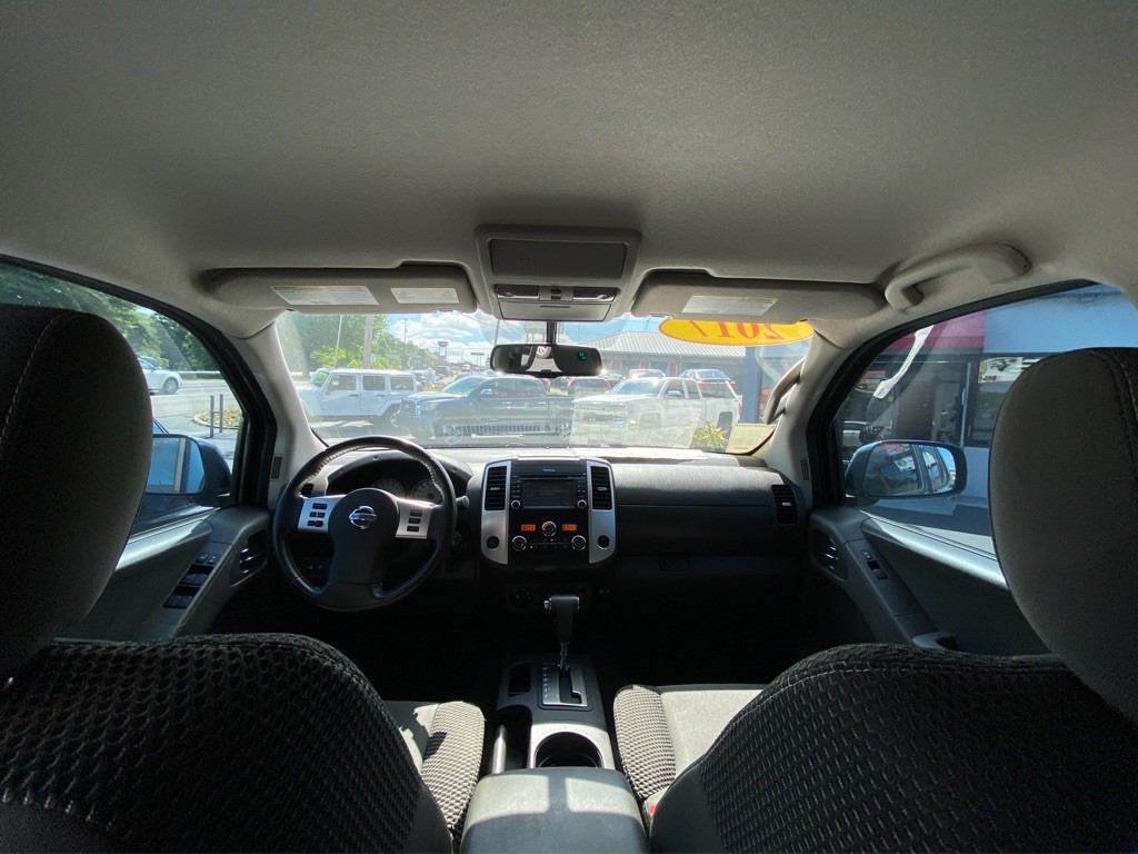 2017 Nissan Frontier Image 15
