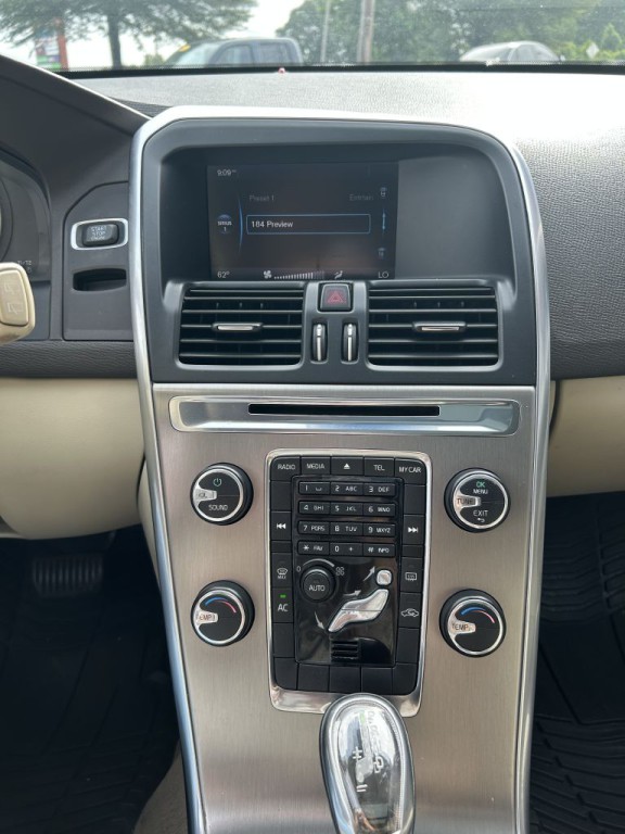 2013 Volvo XC60 Image 12