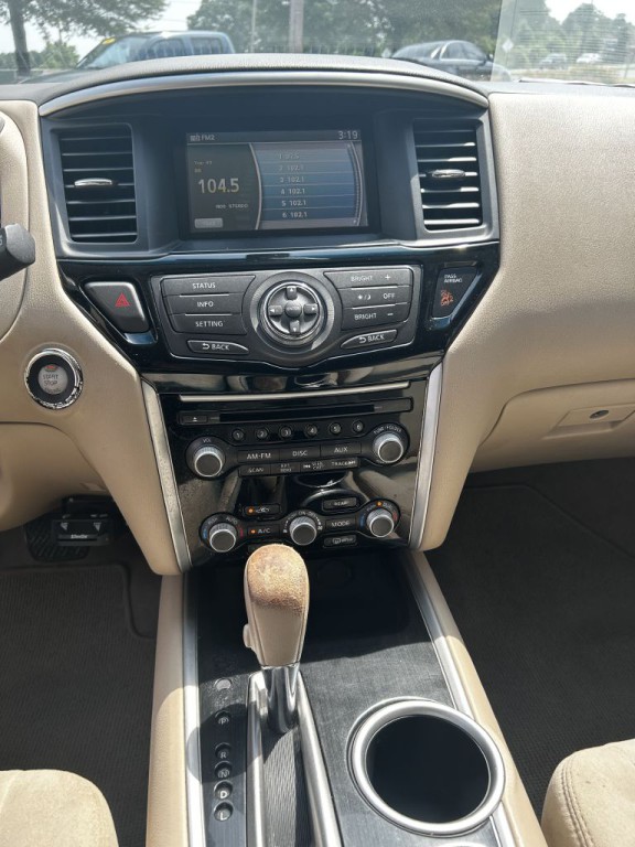 2013 Nissan Pathfinder Image 11