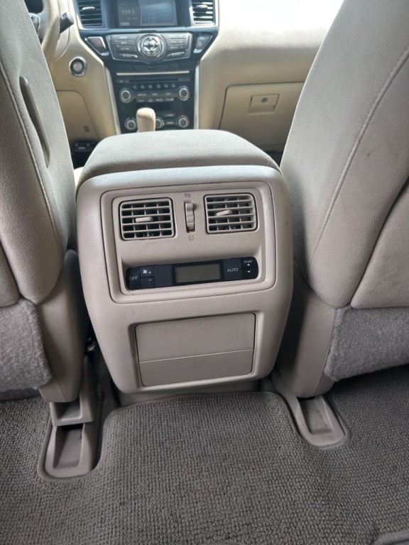 2013 Nissan Pathfinder Image 15
