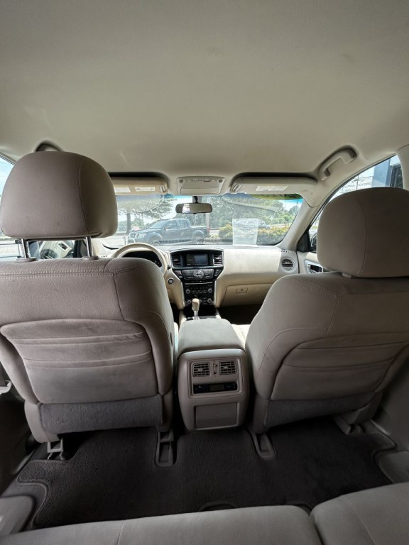 2013 Nissan Pathfinder Image 16