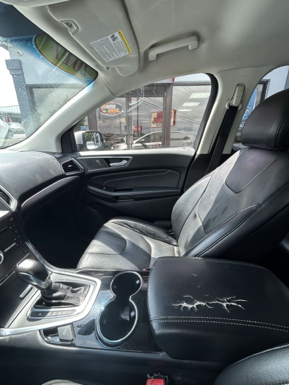 2017 Ford Edge Image 18