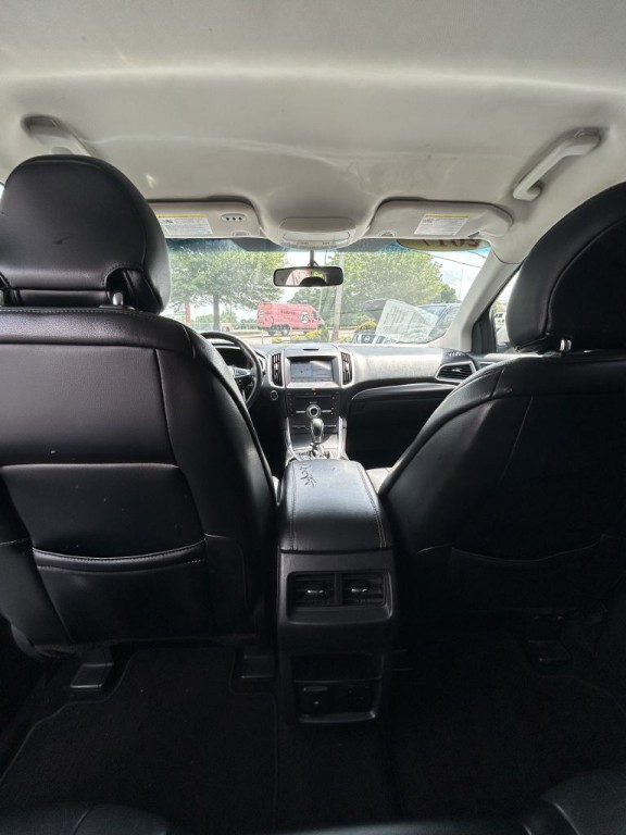 2017 Ford Edge Image 23