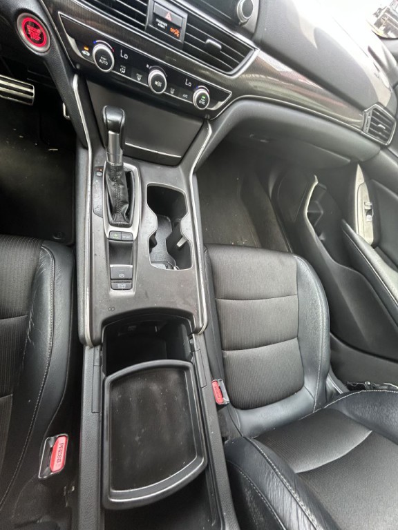 2018 Honda Accord Image 13